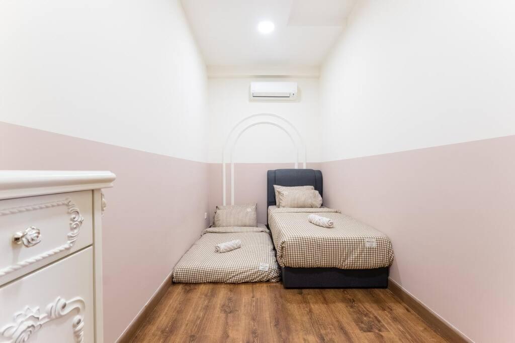 דירות קואלה לומפור Arte Mont Kiara Duplex 4 Pax Jacuzzi מראה חיצוני תמונה