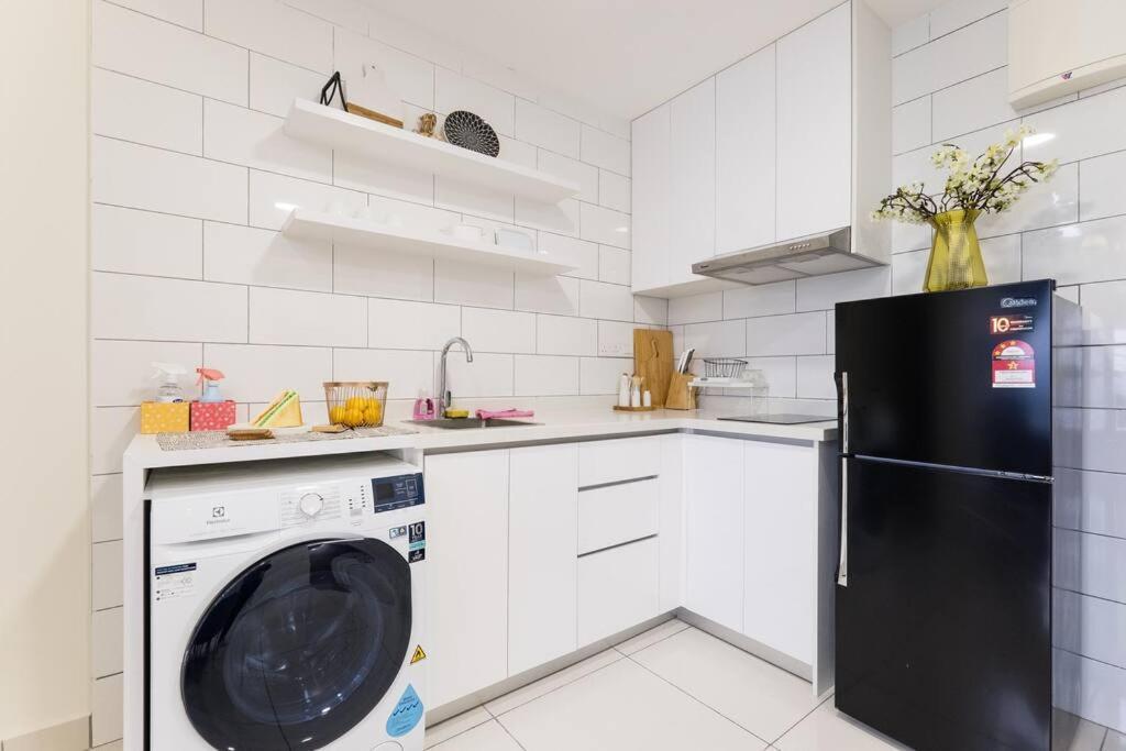 דירות קואלה לומפור Arte Mont Kiara Duplex 4 Pax Jacuzzi מראה חיצוני תמונה