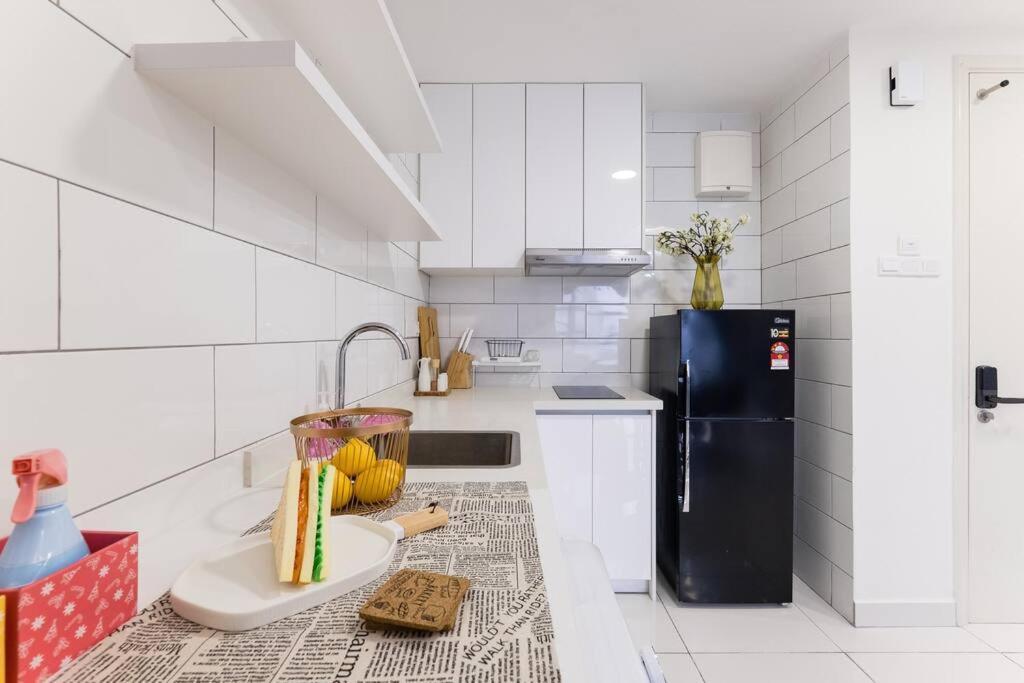 דירות קואלה לומפור Arte Mont Kiara Duplex 4 Pax Jacuzzi מראה חיצוני תמונה
