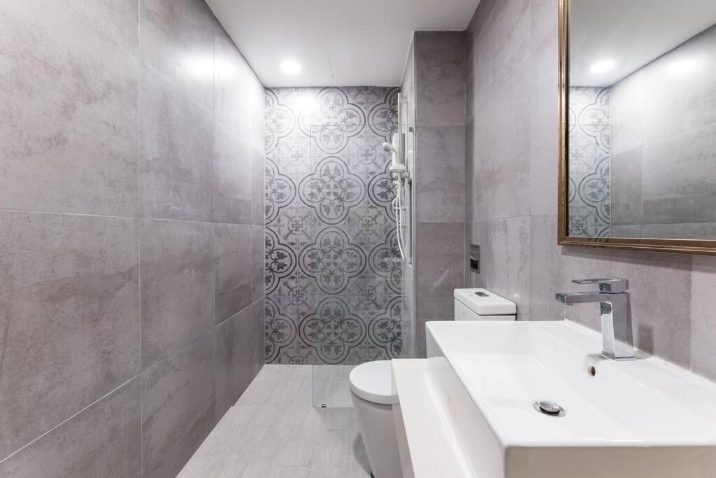 דירות קואלה לומפור Arte Mont Kiara Duplex 4 Pax Jacuzzi מראה חיצוני תמונה